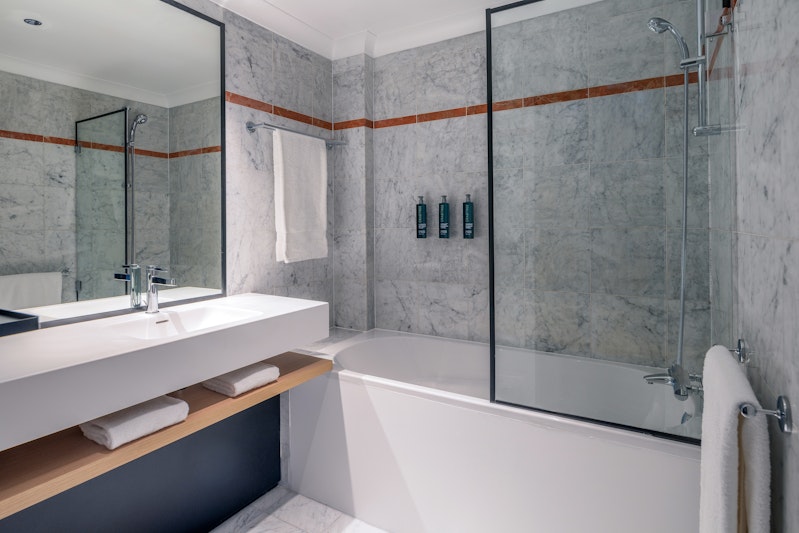 DoubleTree by Hilton Paris Bougival 49/50
