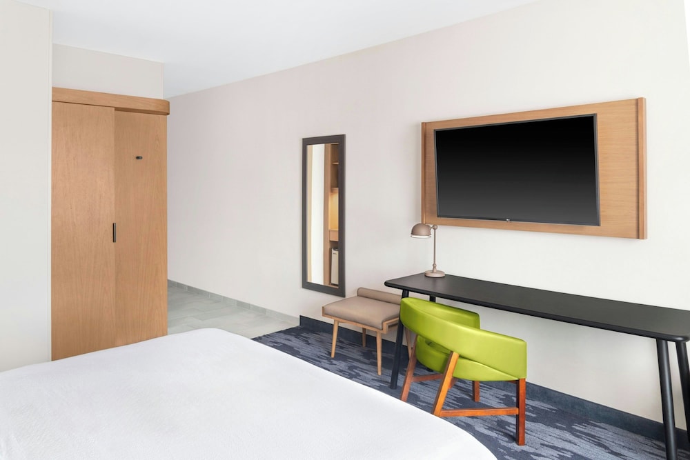Fairfield Inn & Suites by Marriott Detroit Taylor 9/36