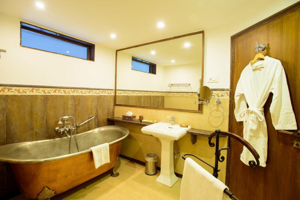 Superior, Twin Beds, Pool View, Balcony or Patio