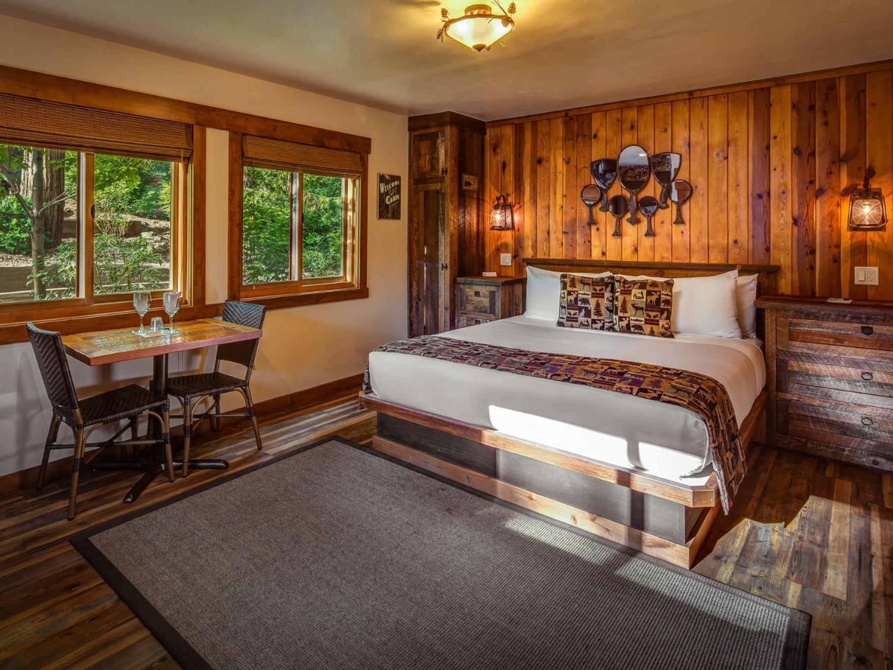 Cedar Glen Lodge 13/52