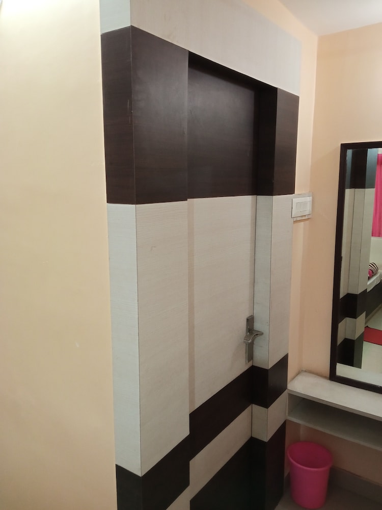 Hotel Viraat Inn 9/50