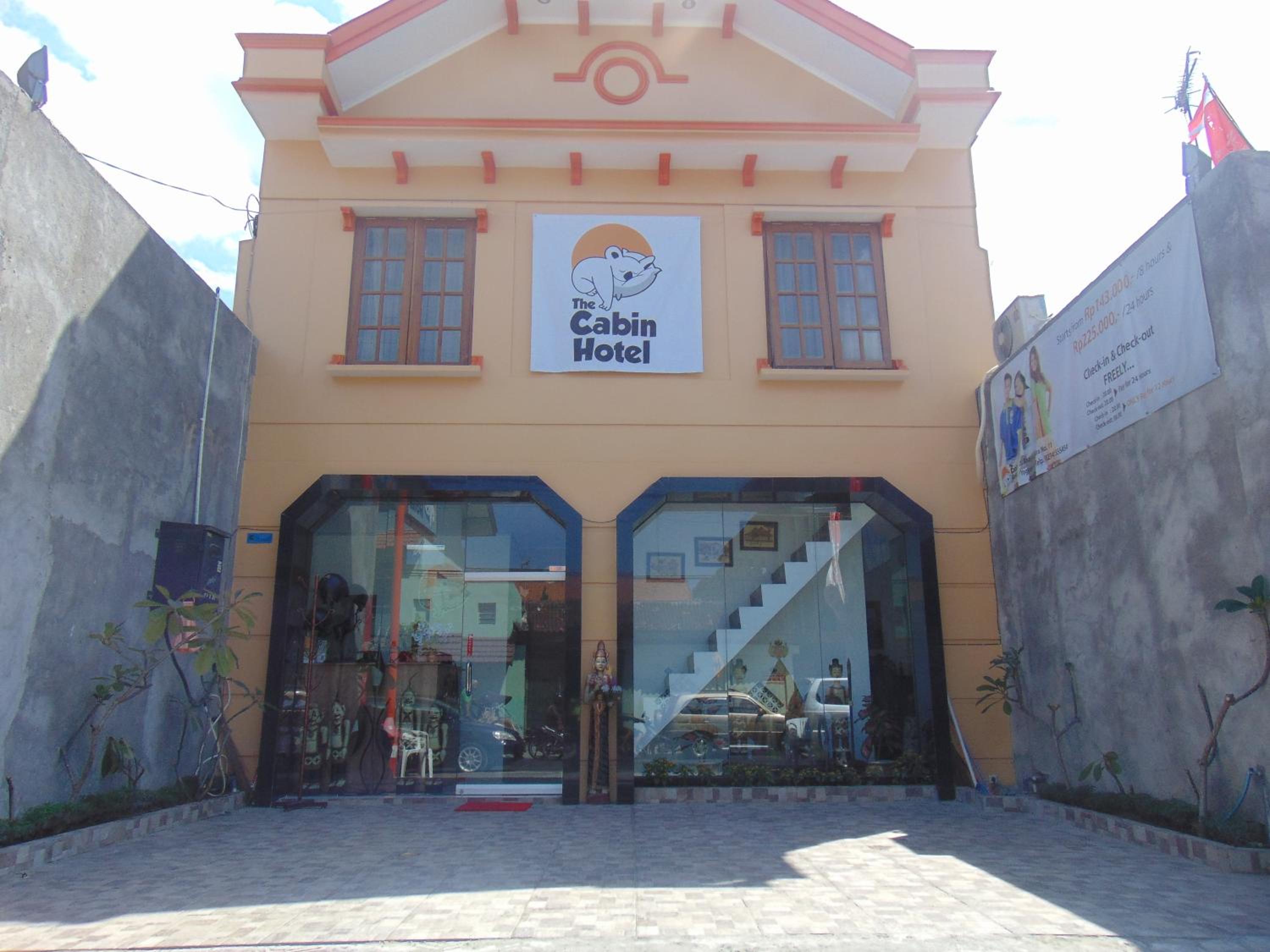 Cabin Hotel Bhayangkara 46/50