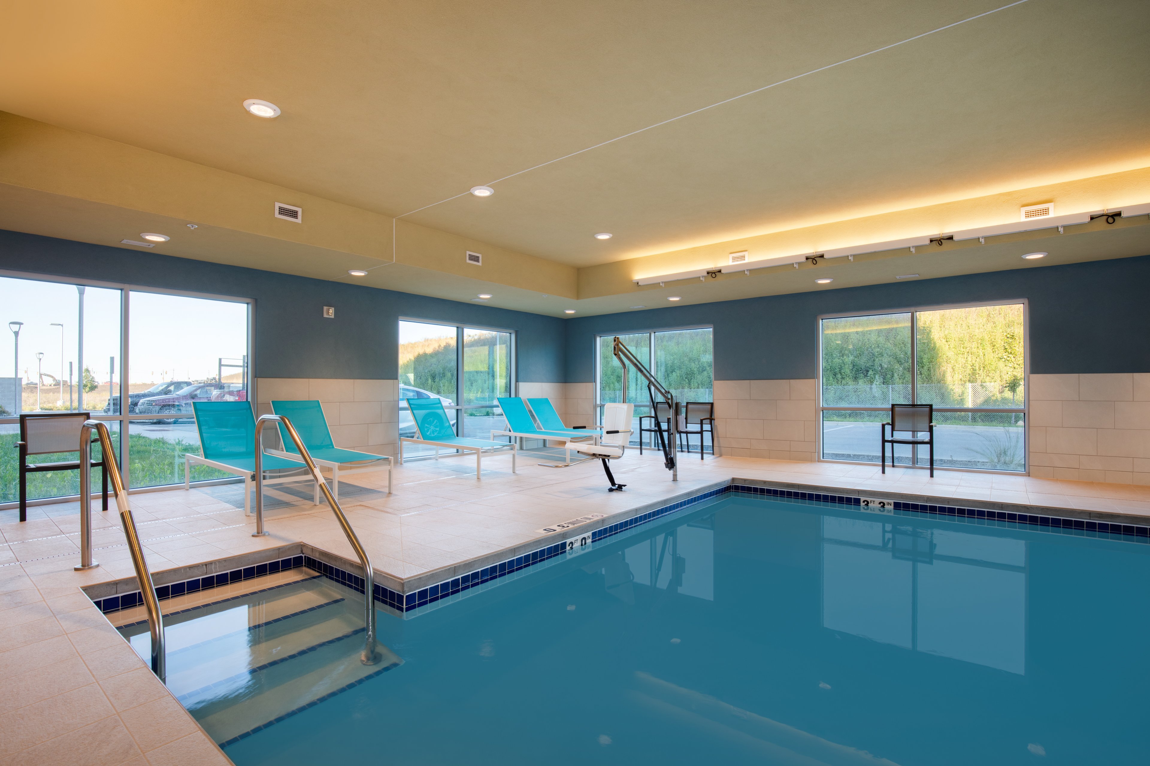 Holiday Inn Express & Suites Beloit 17/38
