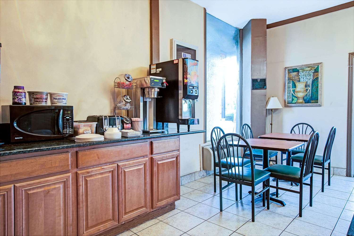 Knights Inn South Hackensack 4/6