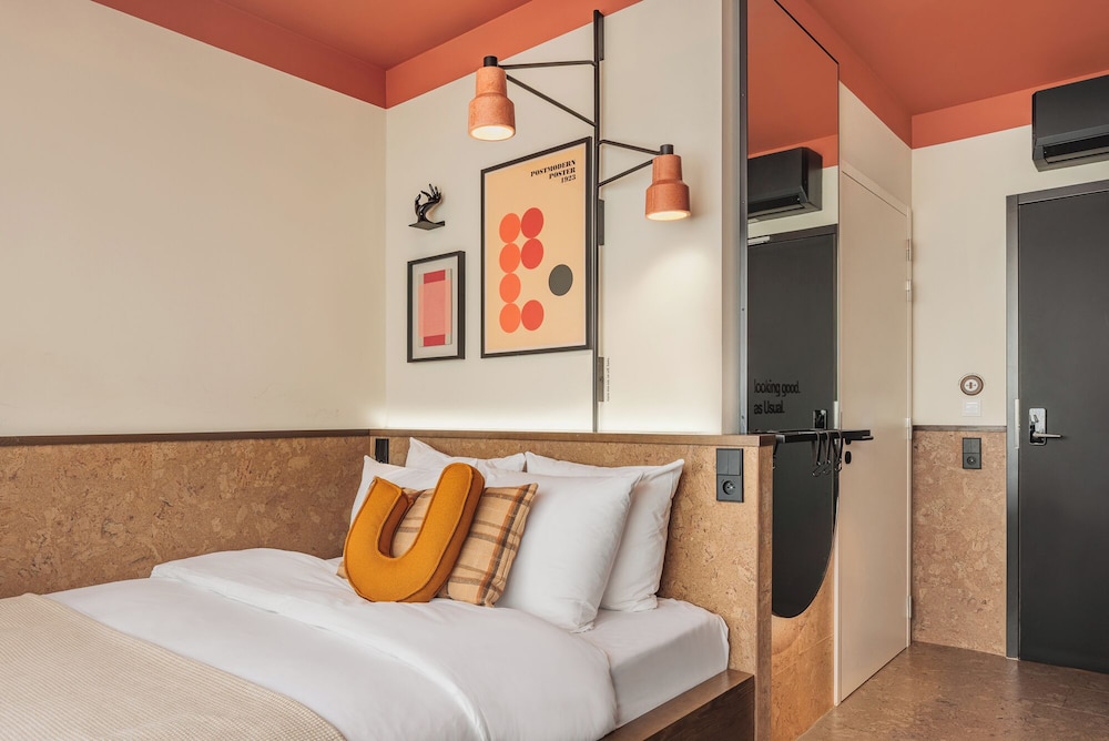 ROOM, DOUBLE BED, ACCESSIBLE