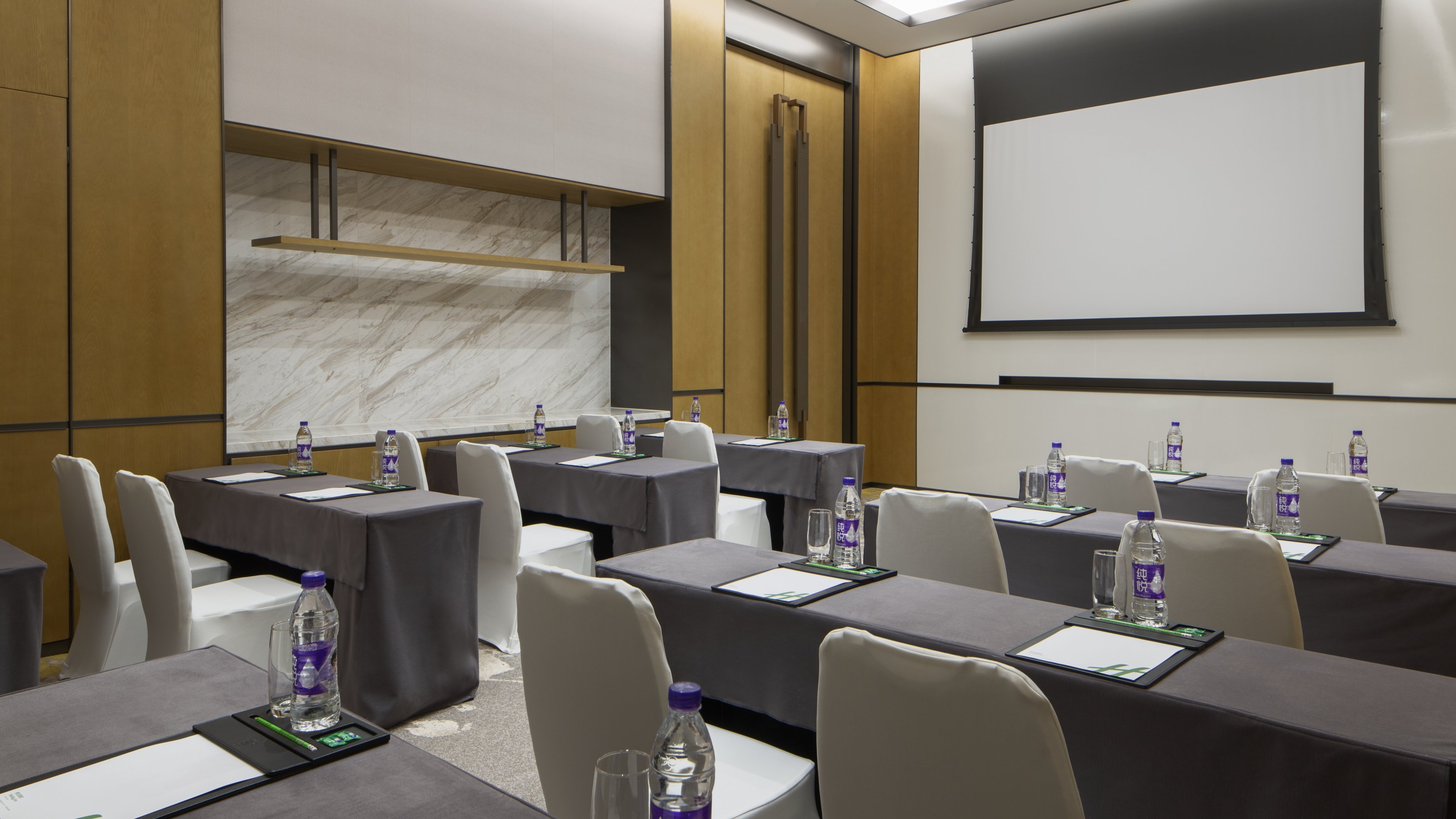 Holiday Inn Hotel And Suites Tianjin Downtown 36/47