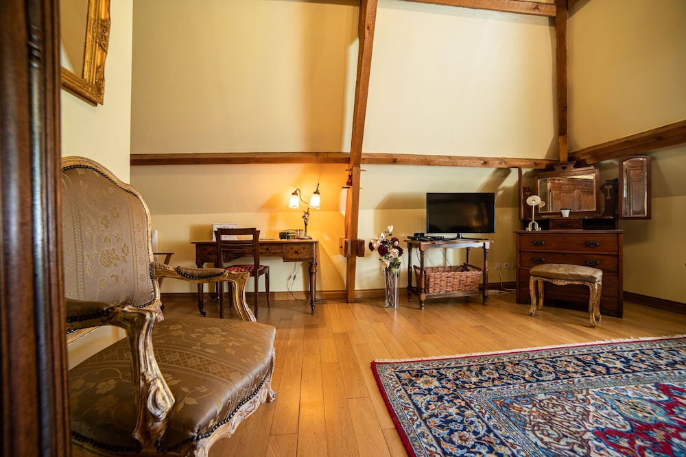 Domaine De La Tour 24/39
