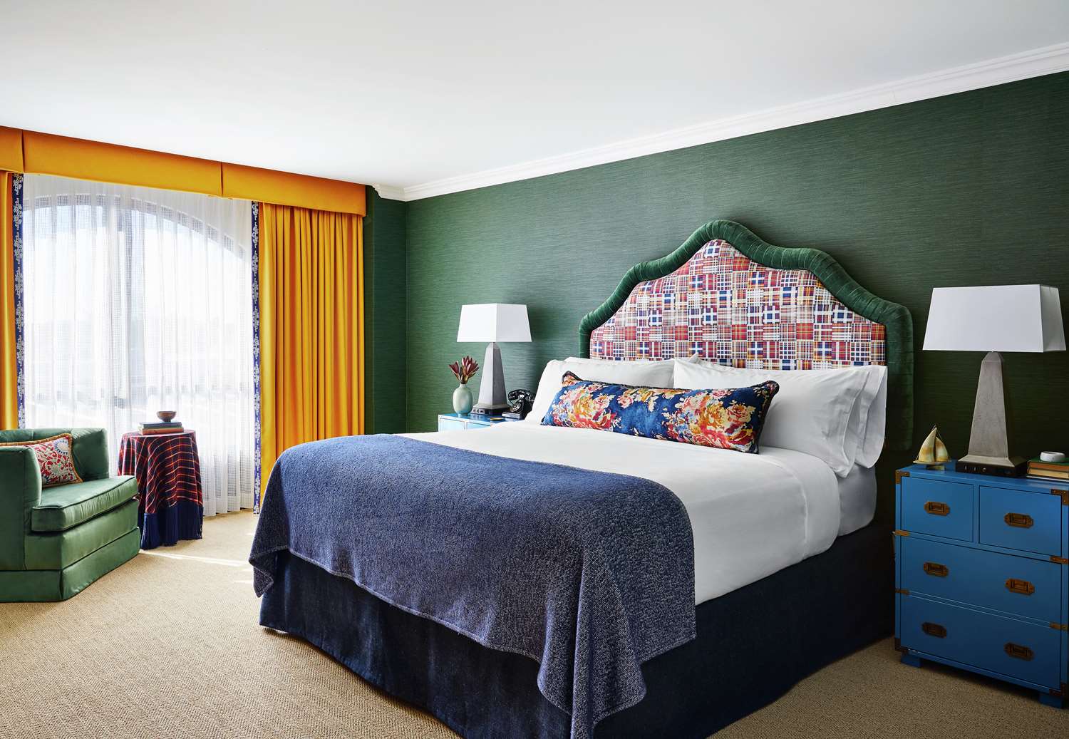 Graduate, King Bed, Bathtub, Accessible