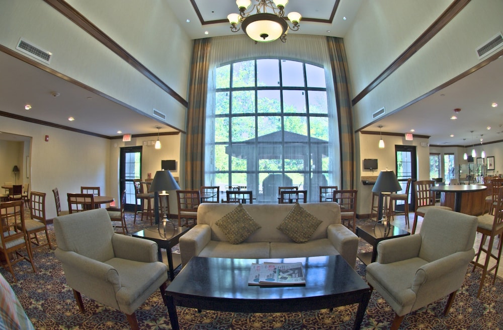 Staybridge Suites East Stroudsburg Poconos 39/69