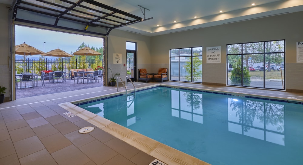 Hampton Inn and Suites Roseburg — photo 4