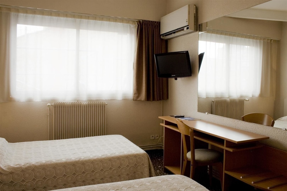 غرفة رباعية بسرير مزدوج مع أريكة، Ours Blanc Place Victor Hugo 8/10