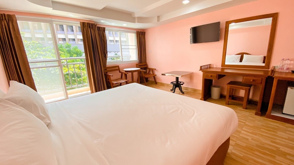 A.A. Pattaya Golden Beach Hotel 14/43
