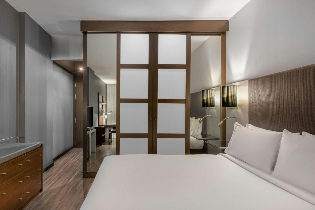 Plus, Guest Room, Standard, King Bed