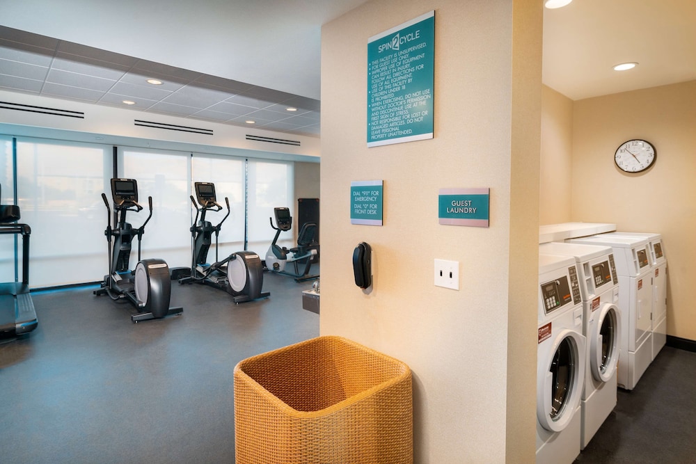 Home2 Suites By Hilton Corona 16/40