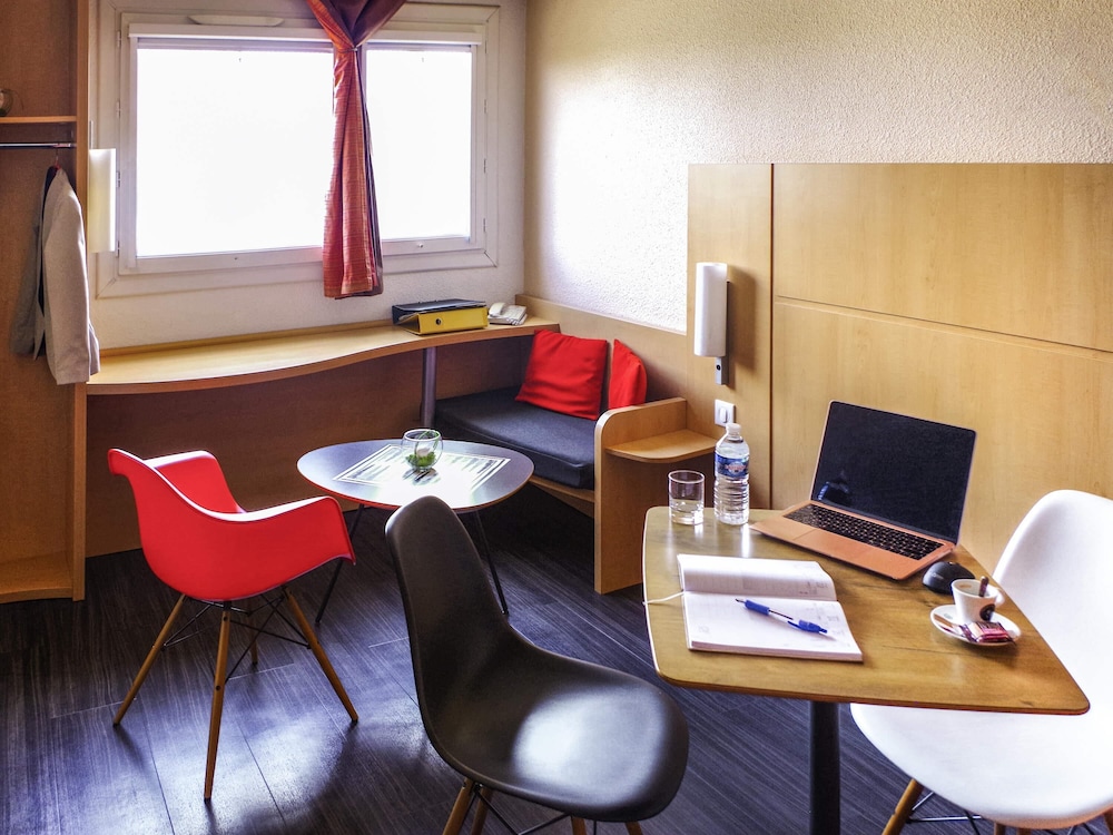 IBIS NIMES OUEST 57/67