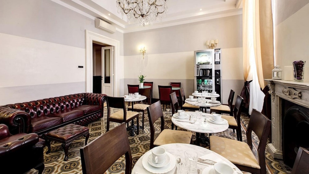 939 Hotel 46/52