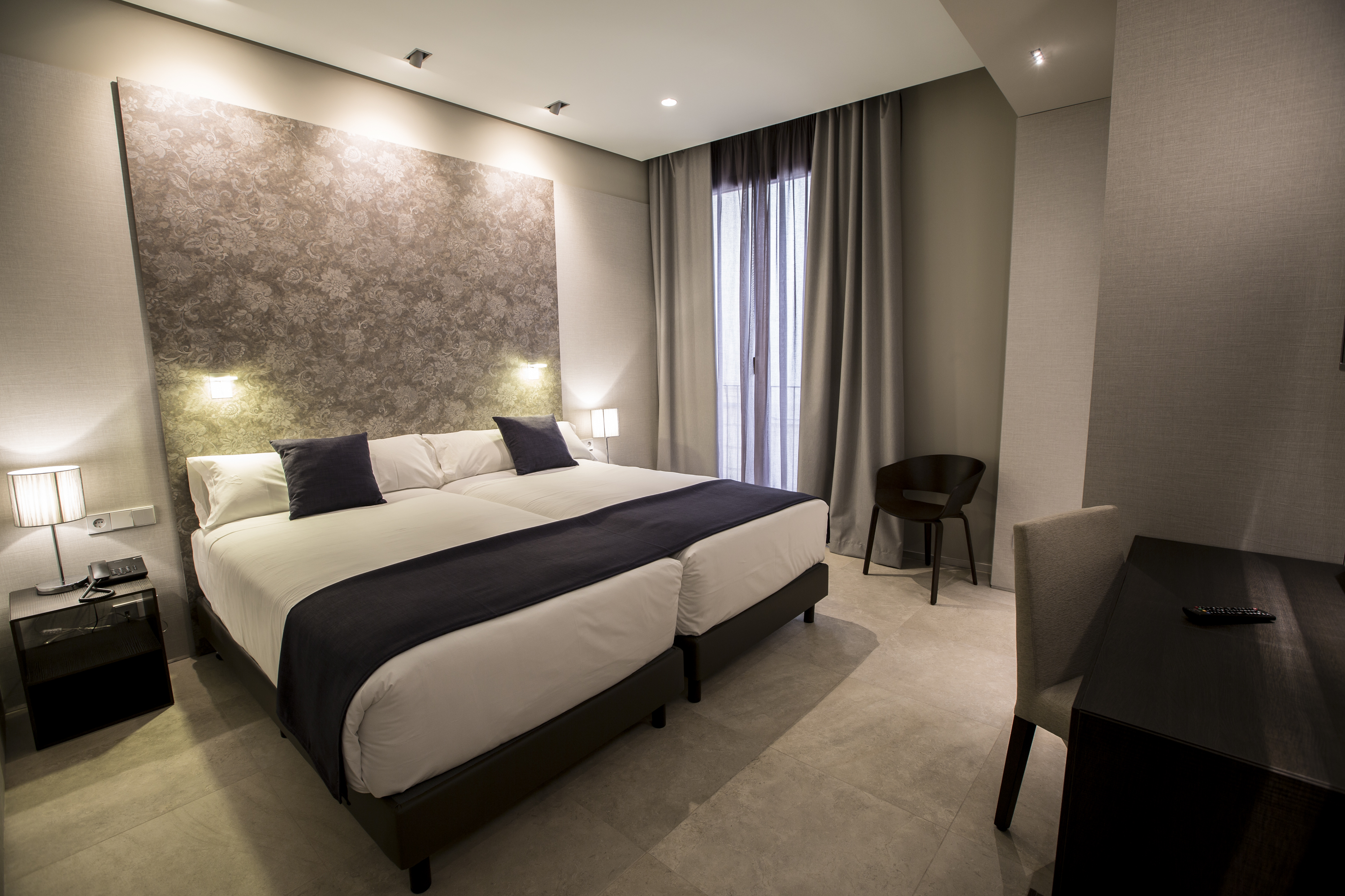 Room, Double Bed, Vincci Mercat Hotel 2/3
