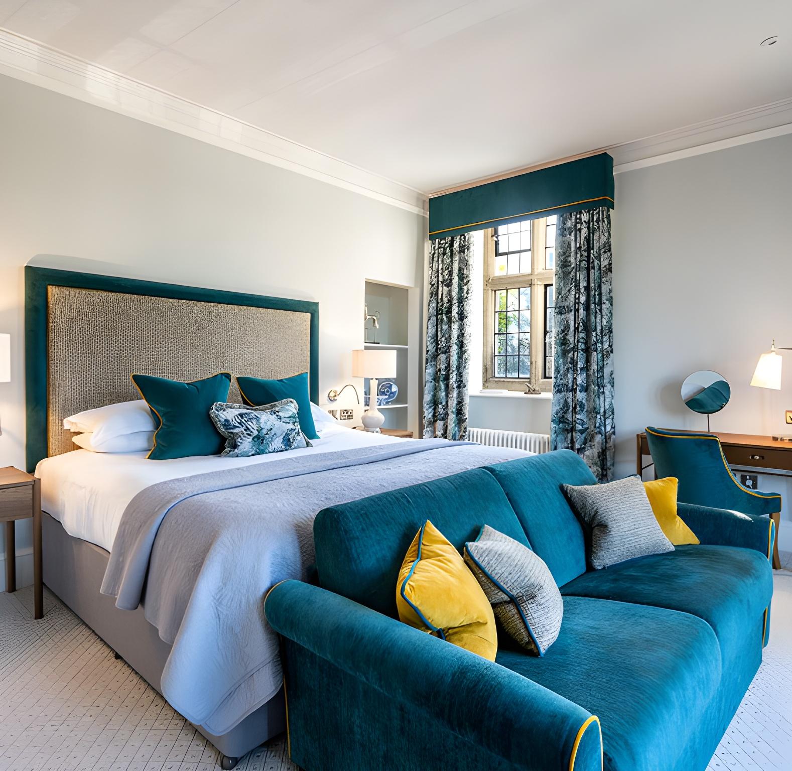Feature Room