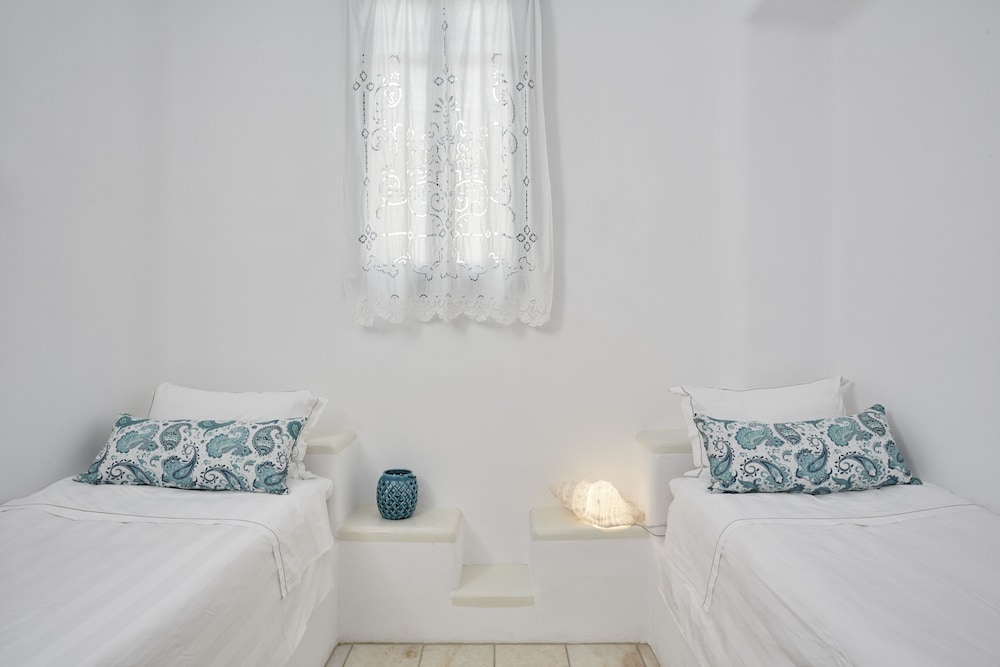 White Dunes Luxury Suites 7/50