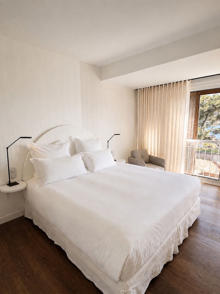 غرفة قياسية بسرير مزدوج، Grand Hôtel De Cala Rossa 6/10