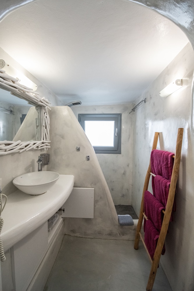 Virginia's Cave Villas photo4