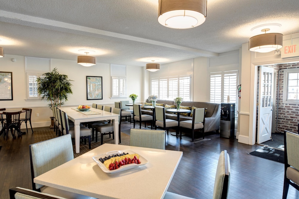 Best Western Sea Island Inn 35/42