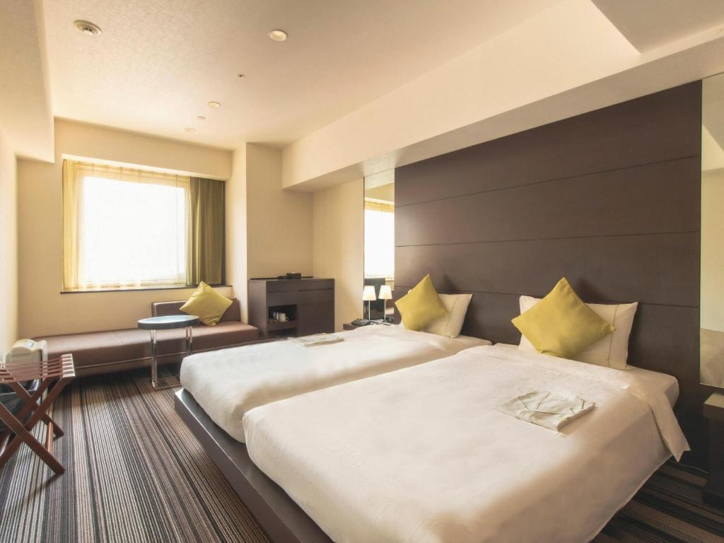 Universal, Twin Beds, Smoking