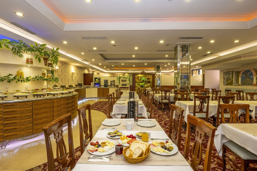 Grand Anka Hotel 51/68