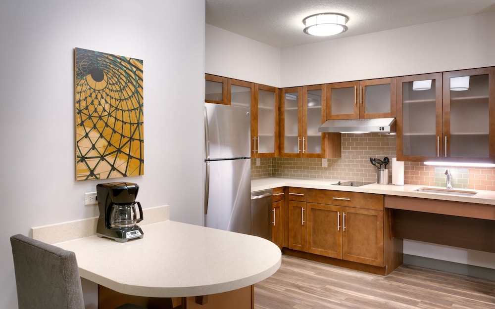 STAYBRIDGE SUITES GAINESVILLE I-75 23/68