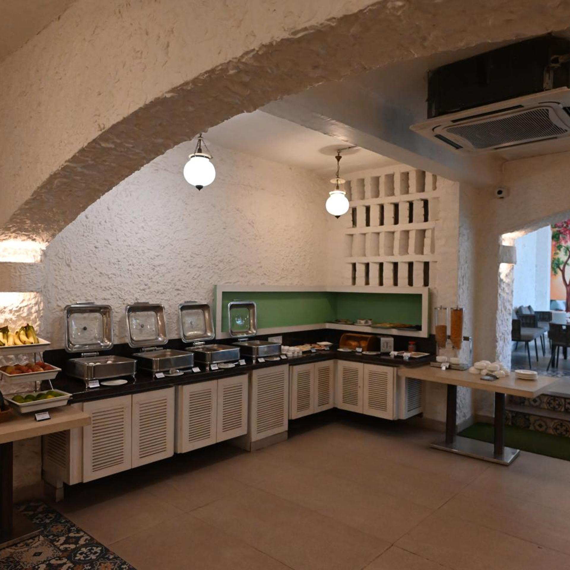 Little Chef Hotel 42/55