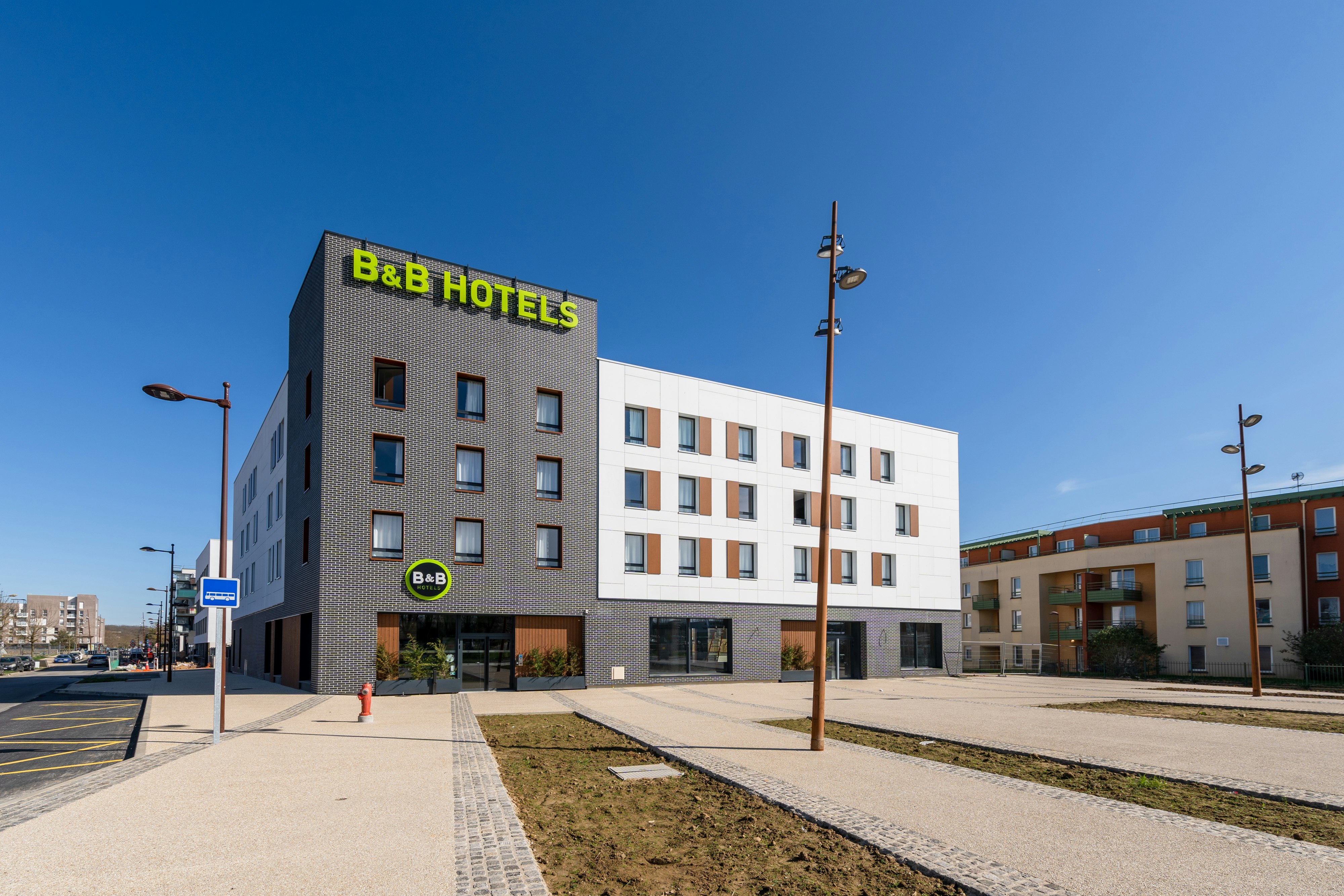 B&B HOTEL Bois d Arcy Saint Quentin en Yvelines 43/46