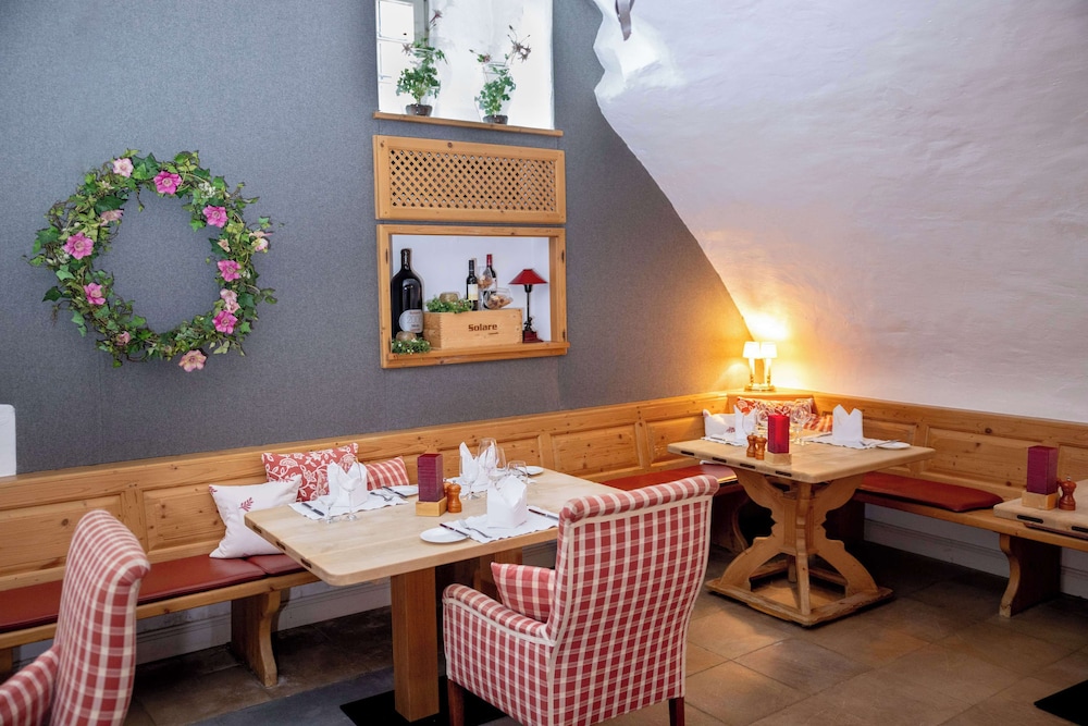 Schlosshotel Munchhausen 28/50