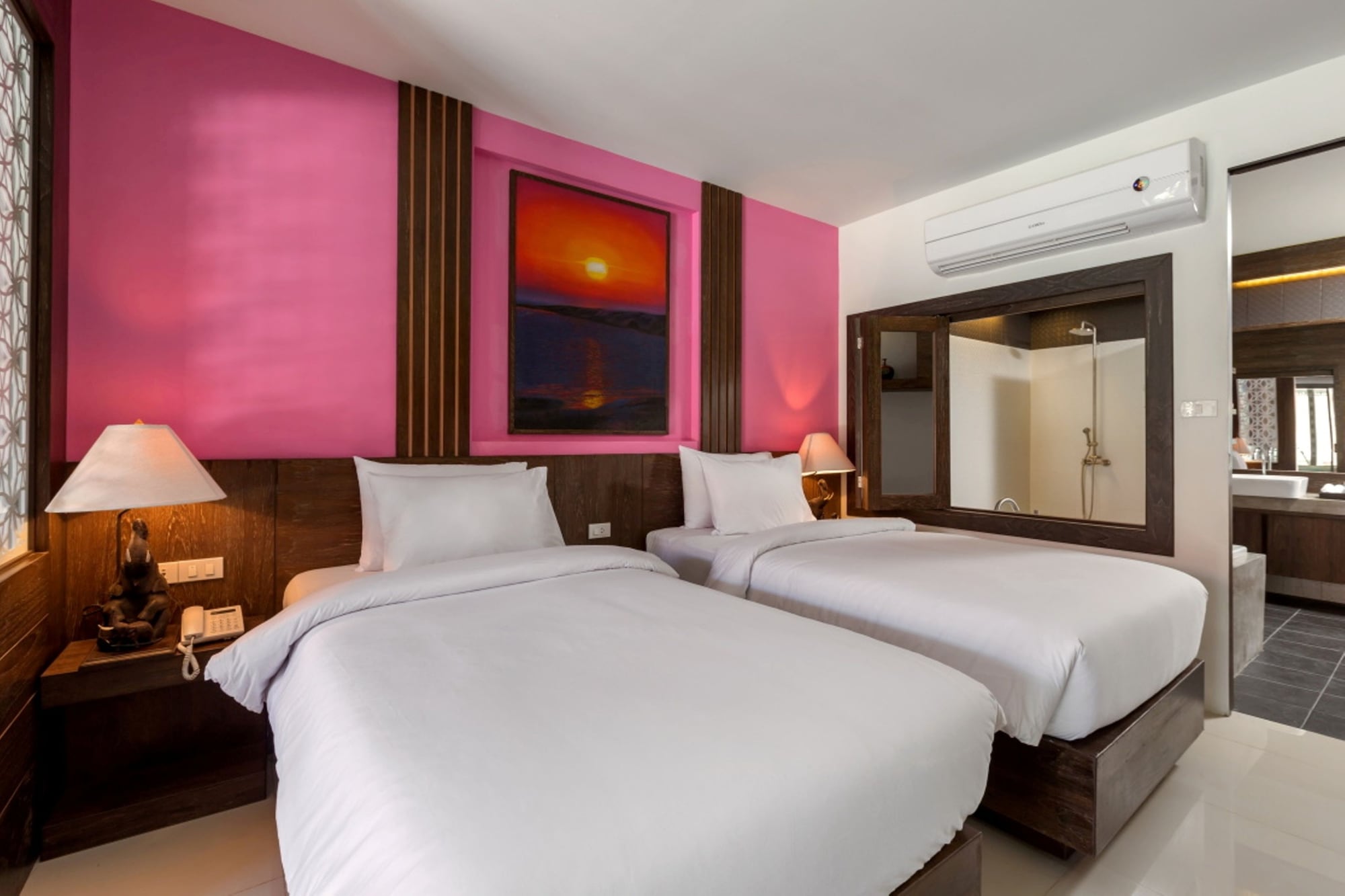 GRAND DELUXE ROOM