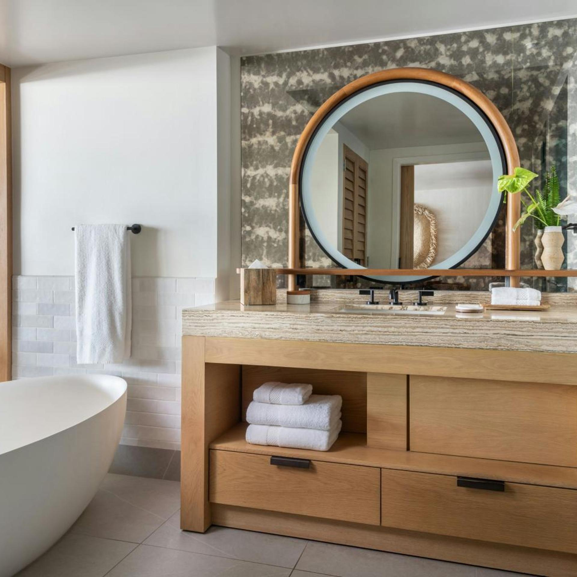 Lanai, Suite, 2 Queen Beds, Ocean Front, Sofa