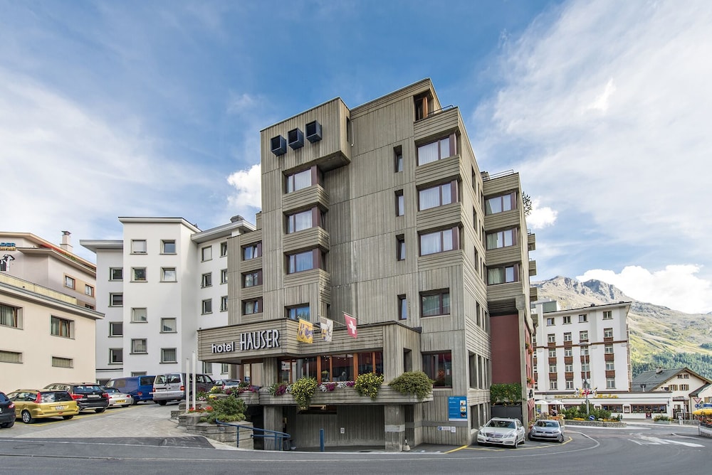 Hauser Hotel St. Moritz 32/41