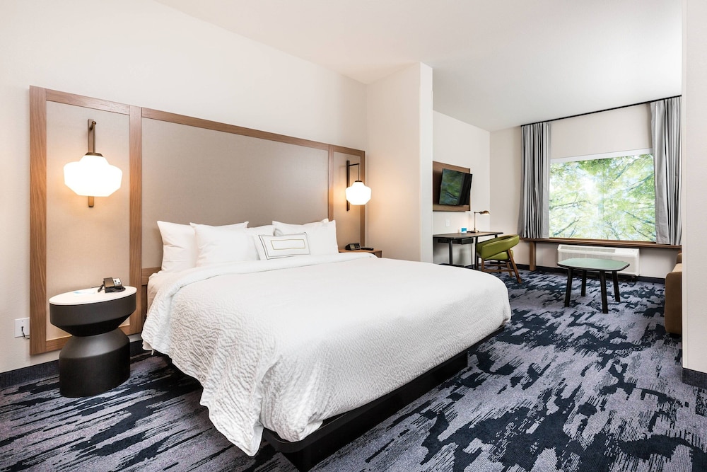 SUITE, KING BED, SOFA, ACCESSIBLE
