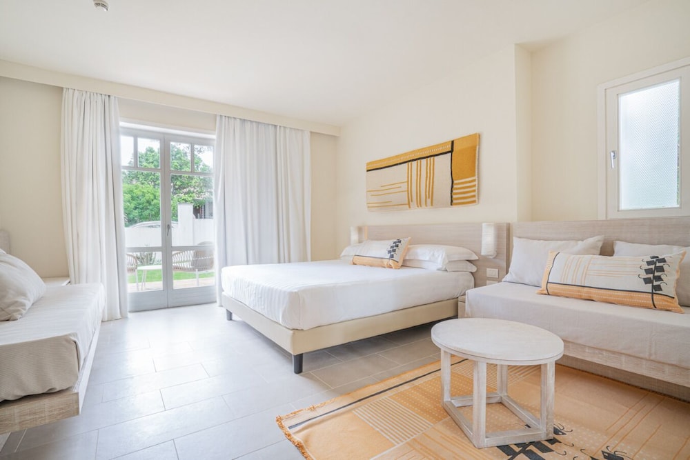 Felix La Coluccia Hotel 26/67