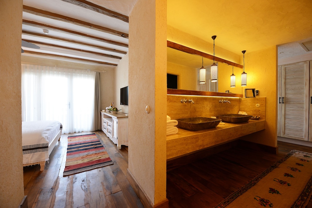 Unique Hotel Fethiye 8/69