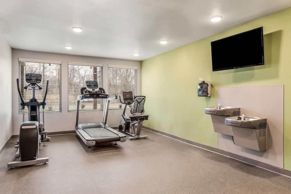 WoodSpring Suites Charlotte - University Research Park 38/50