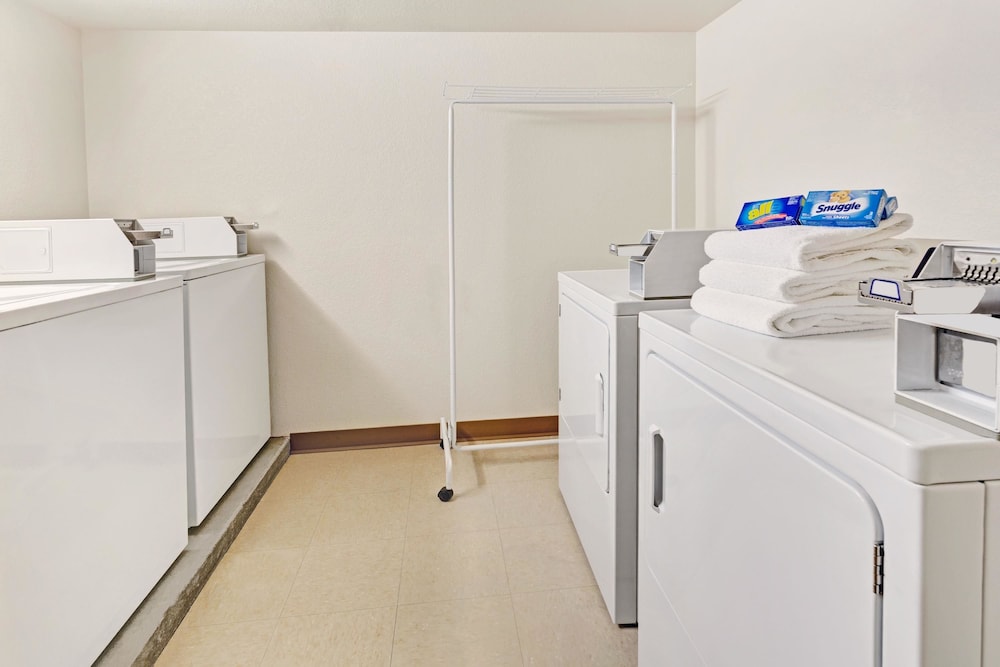 Microtel Inn & Suites by Wyndham Cheyenne 15/31