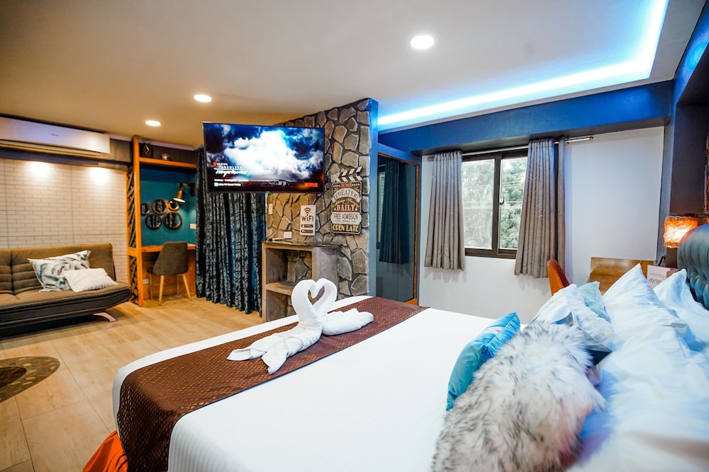 Clockworkorange Luxury Suites 20/72