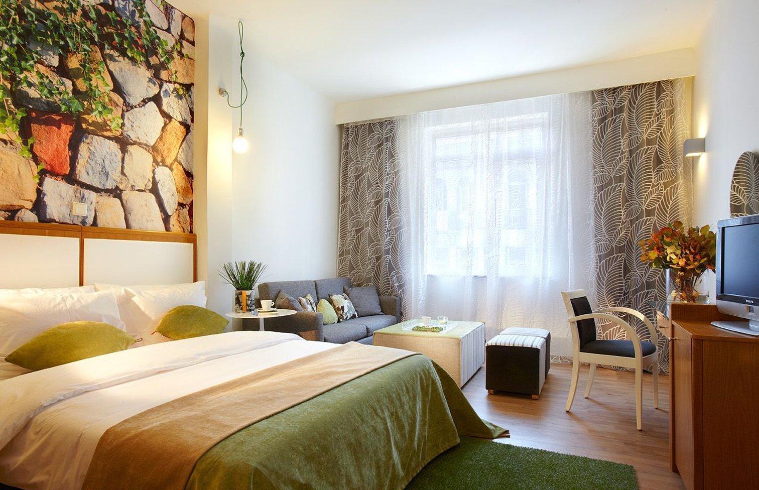 SUPERIOR, DOUBLE BED, CITY VIEW