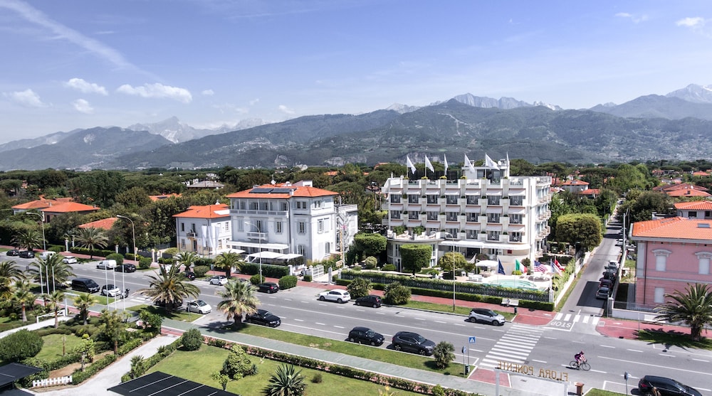 Hotel Il Negresco in FORTE DEI MARMI