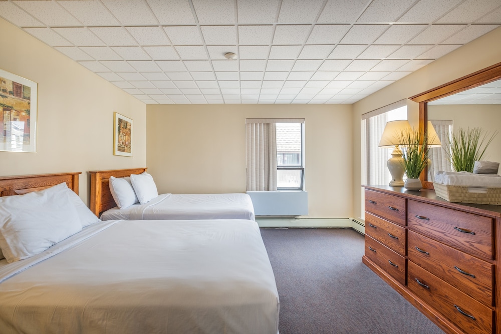 Tahiti Inn 3/22