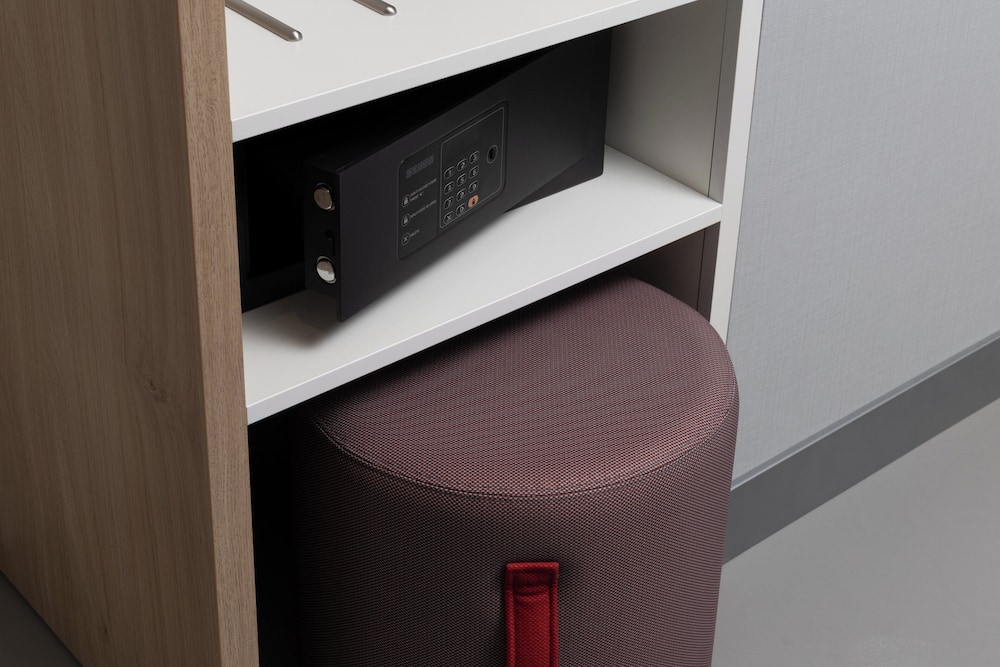 Holiday Inn Express and Suites Sion By IHG 18/50