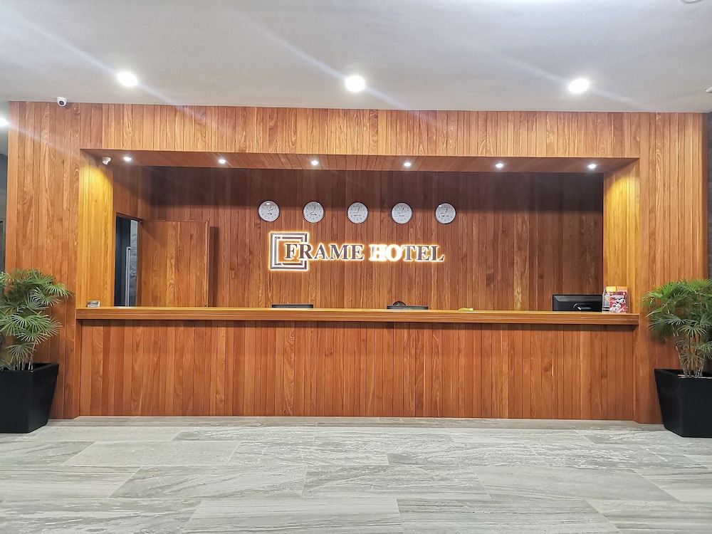 FRAME HOTEL 4/51