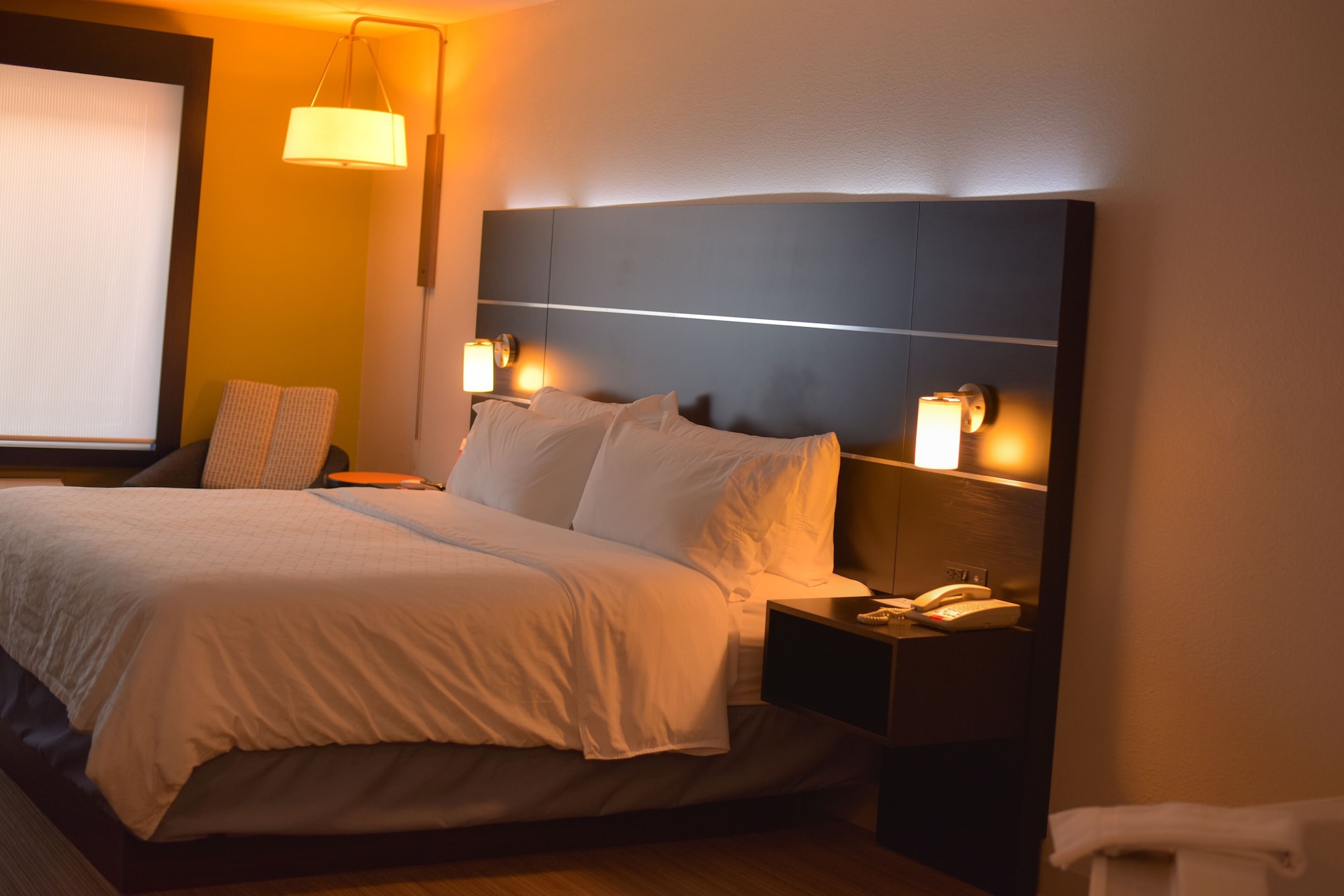 Suite, King Bed, Jetted Tub