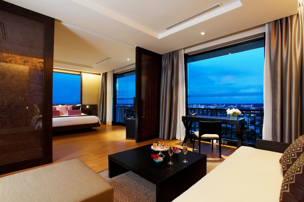 AVANI Khon Kaen Hotel and Convention Centre 38/69
