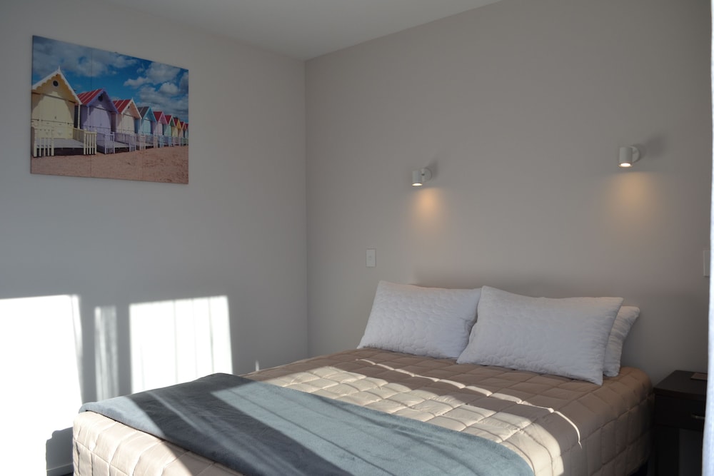 319 Addington Motel 10/38