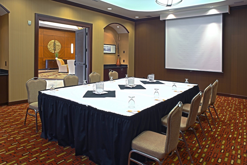 Courtyard by Marriott Hamilton 29/32